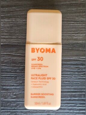 Ultralight Face Fluid SPF 30 Sunscreen - Peachy Nude